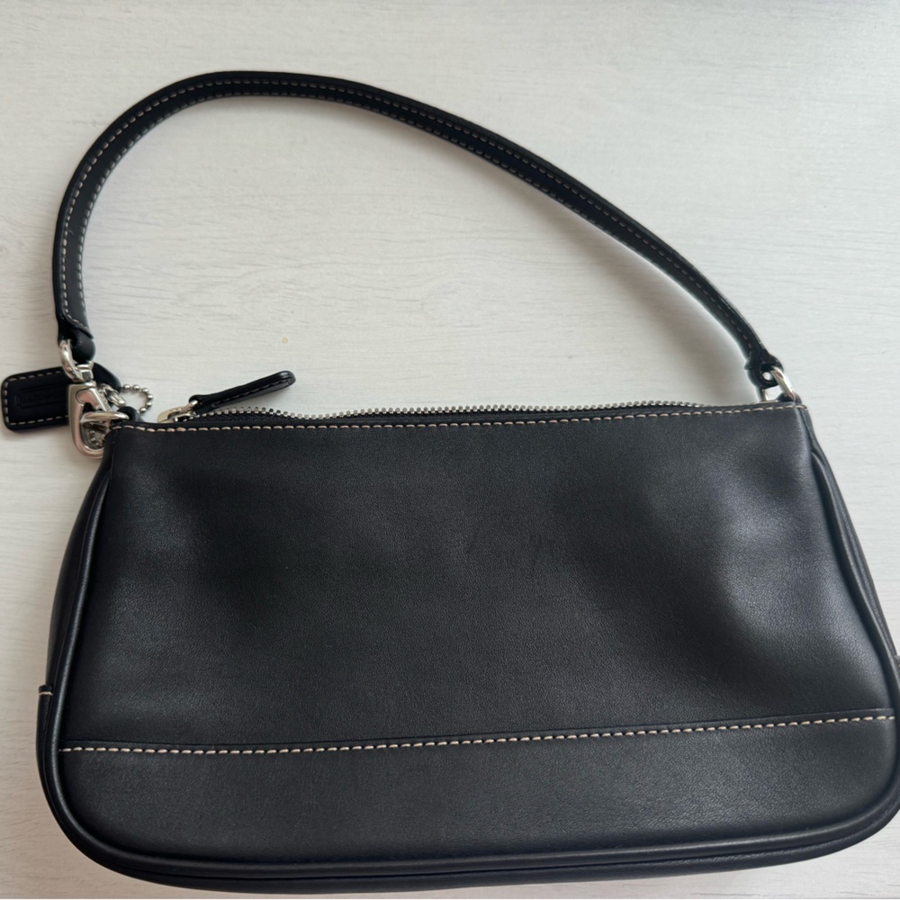 Coach Hamptons Demi Leather Shoulder bag Baguette style